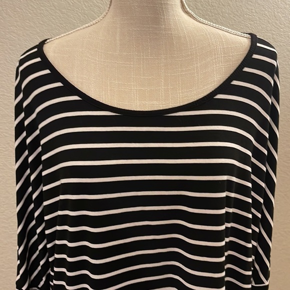 Women’s Zim & Zoe Black/White Striped Shirt Size 22/24 - Picture 2 of 8